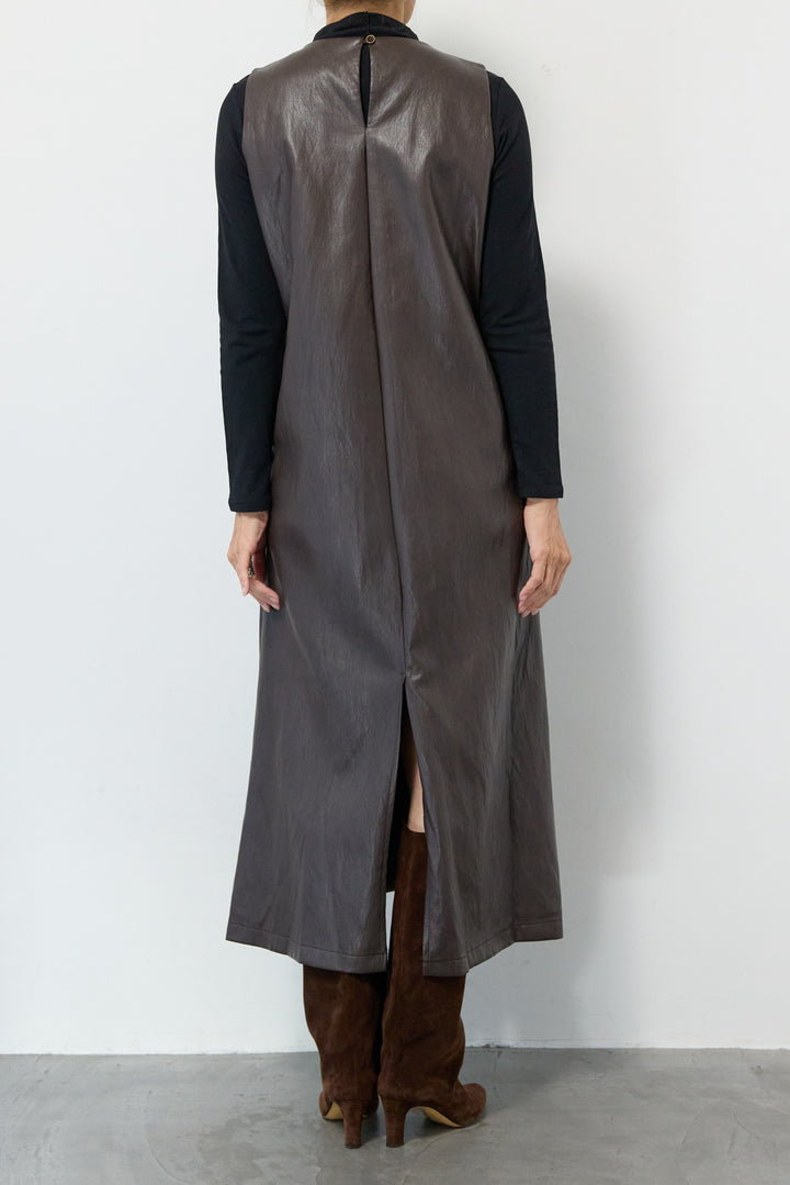 フェイクレザージャンパースカート+タートルインナー