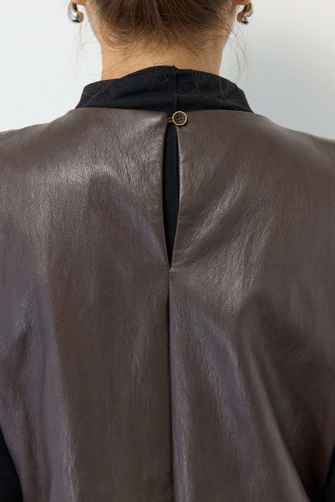 フェイクレザージャンパースカート+タートルインナー