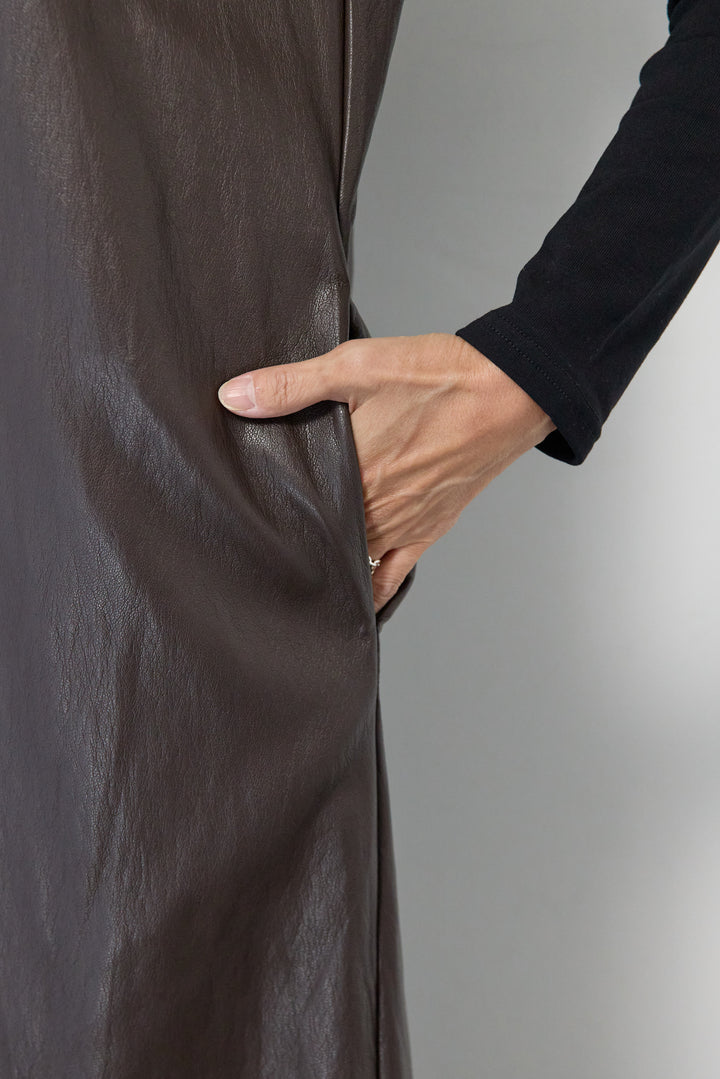 フェイクレザージャンパースカート+タートルインナー