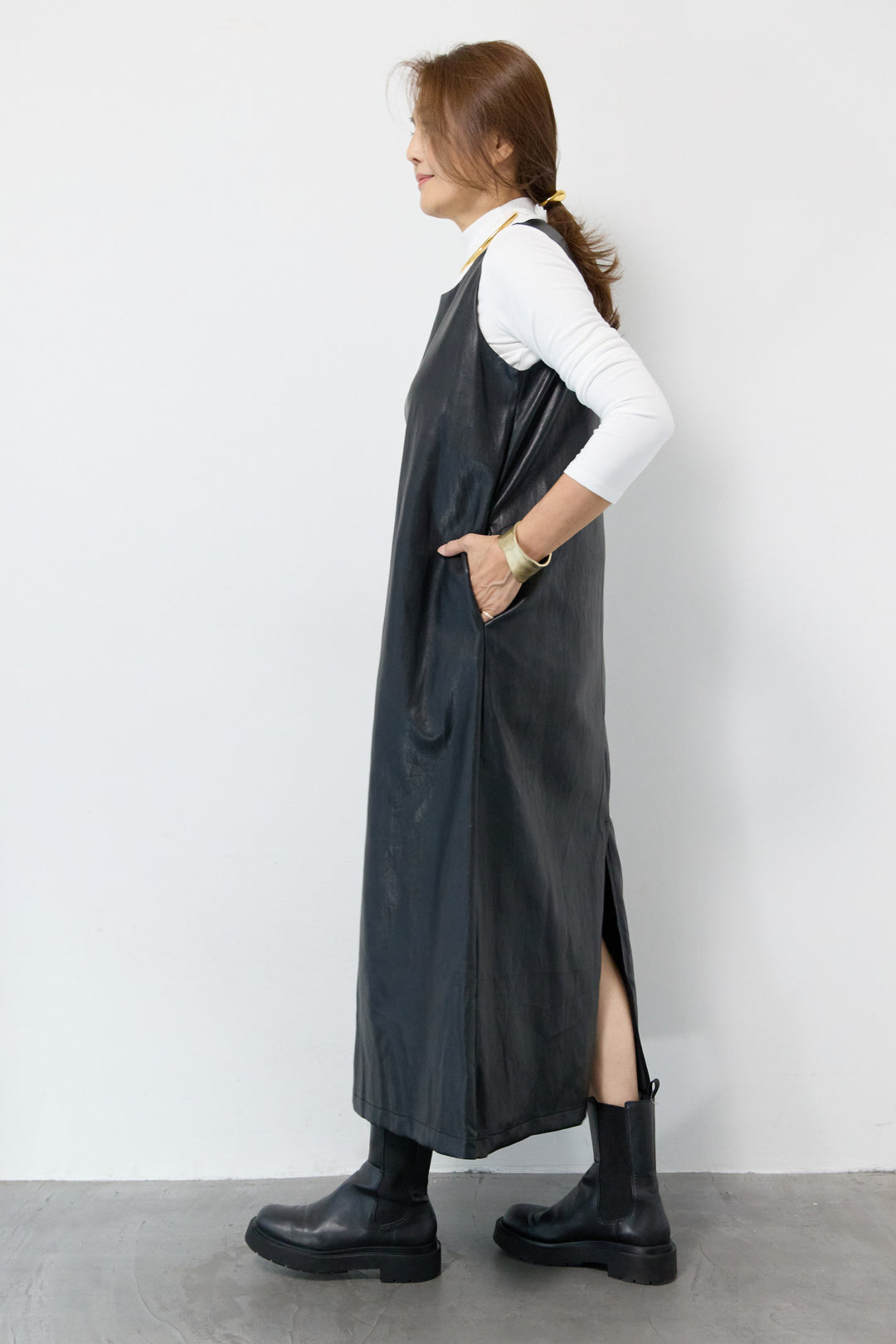 フェイクレザージャンパースカート+タートルインナー