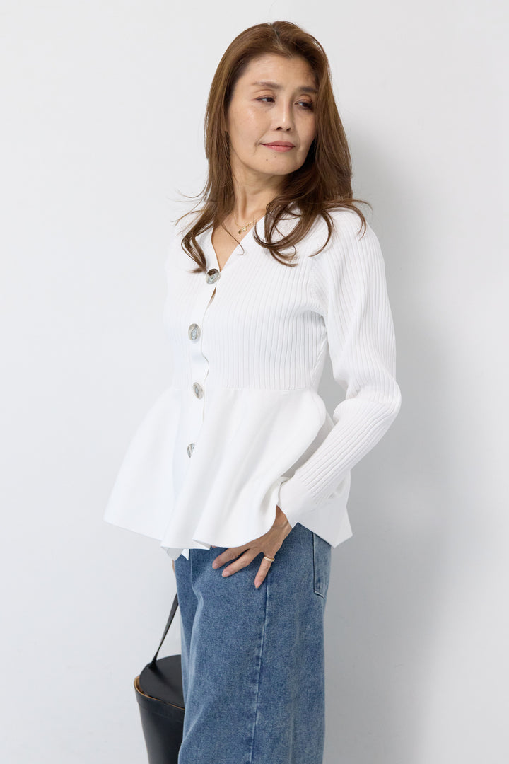 ニュアンス釦ペプラムニットカーディガン