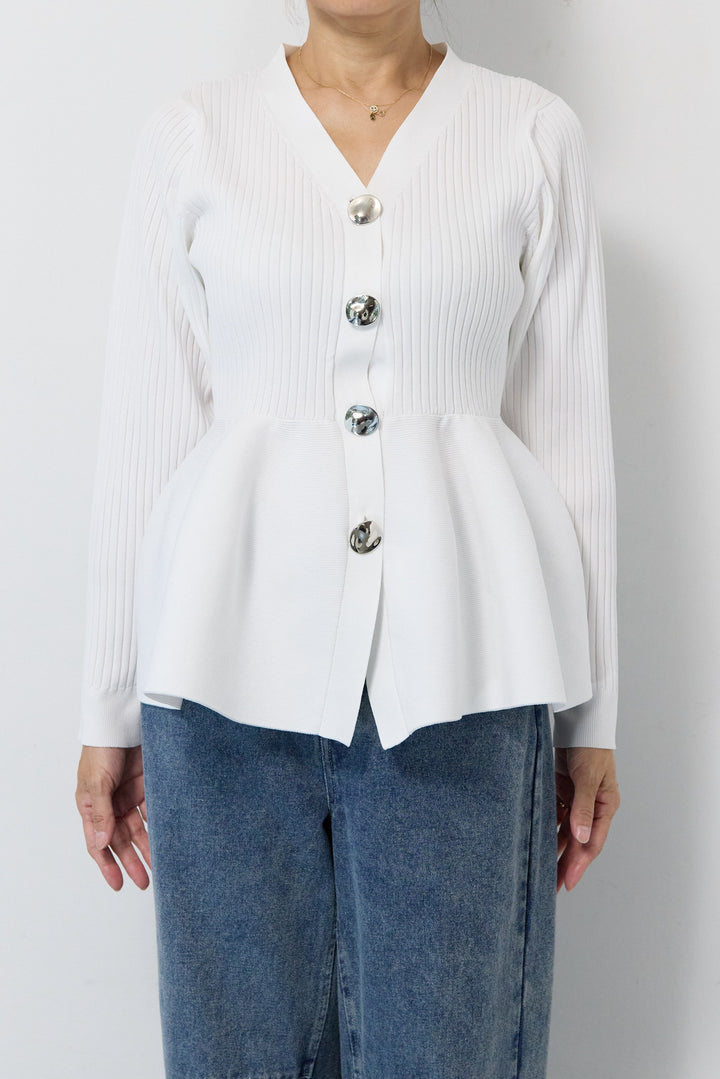 ニュアンス釦ペプラムニットカーディガン