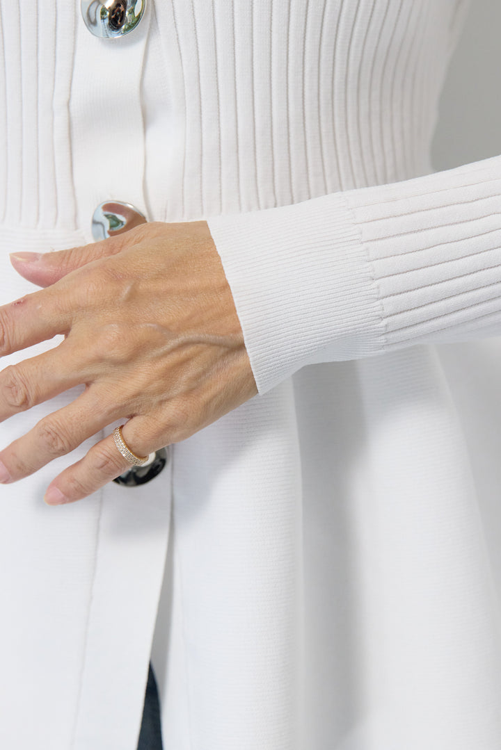 ニュアンス釦ペプラムニットカーディガン