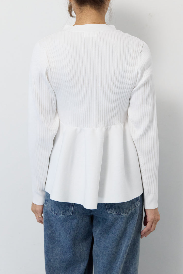 ニュアンス釦ペプラムニットカーディガン