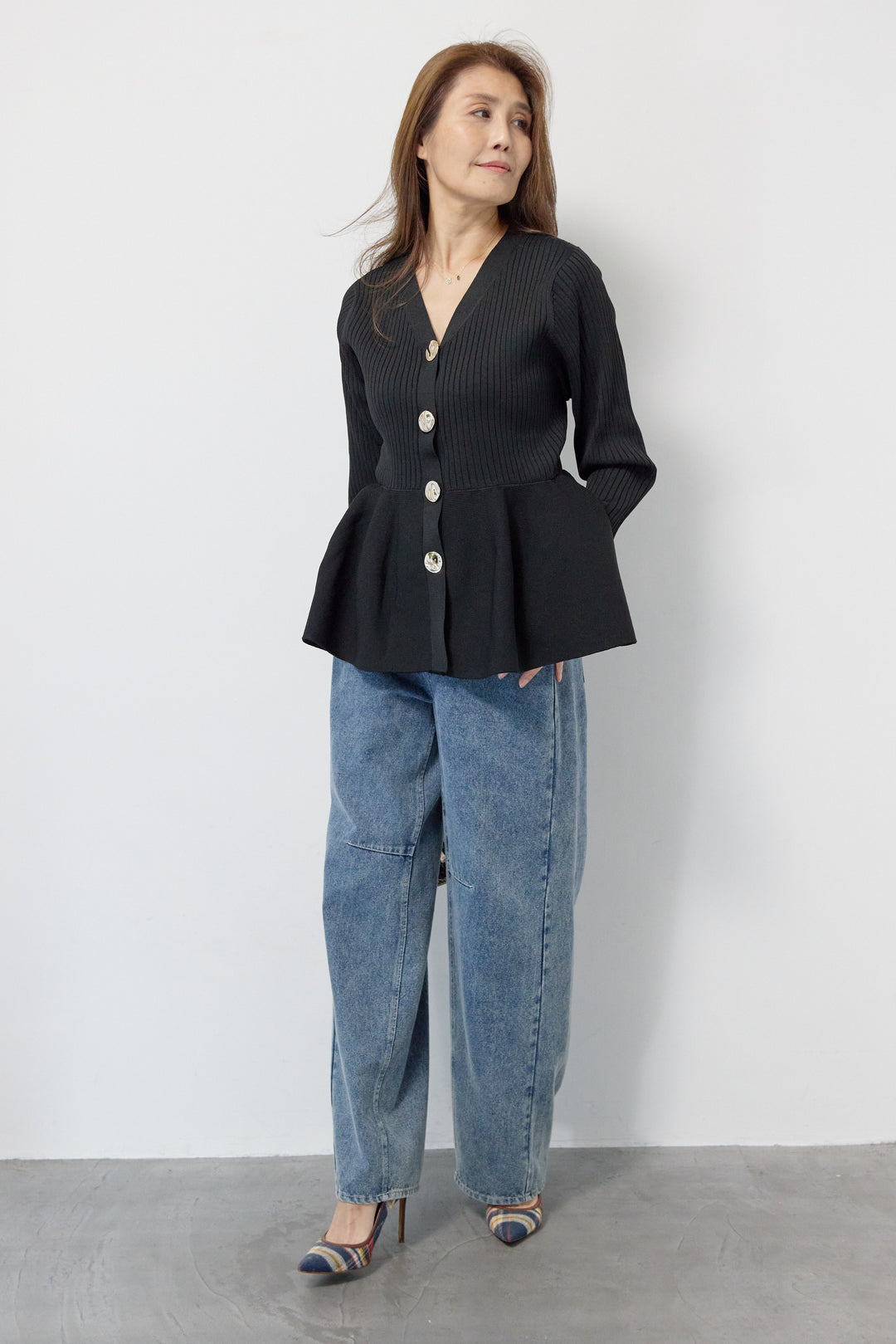 ニュアンス釦ペプラムニットカーディガン