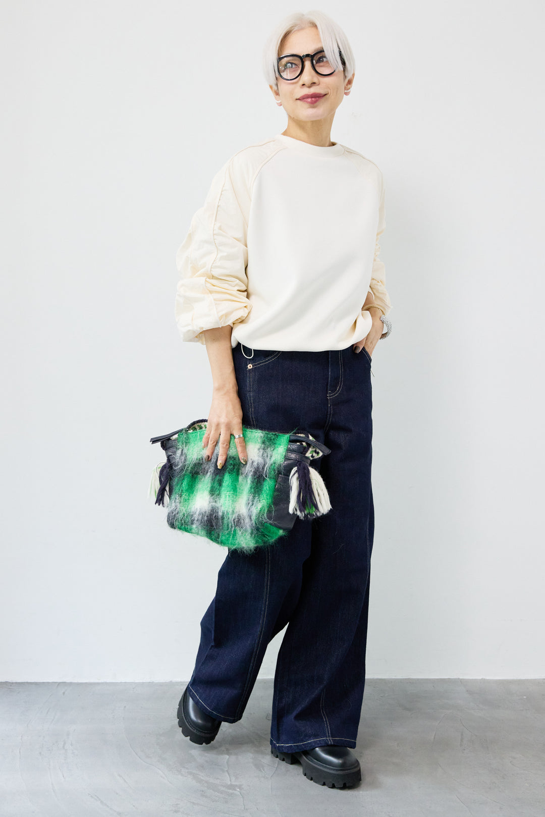 ナイロンラグランスリーブ ダンボールプルオーバー