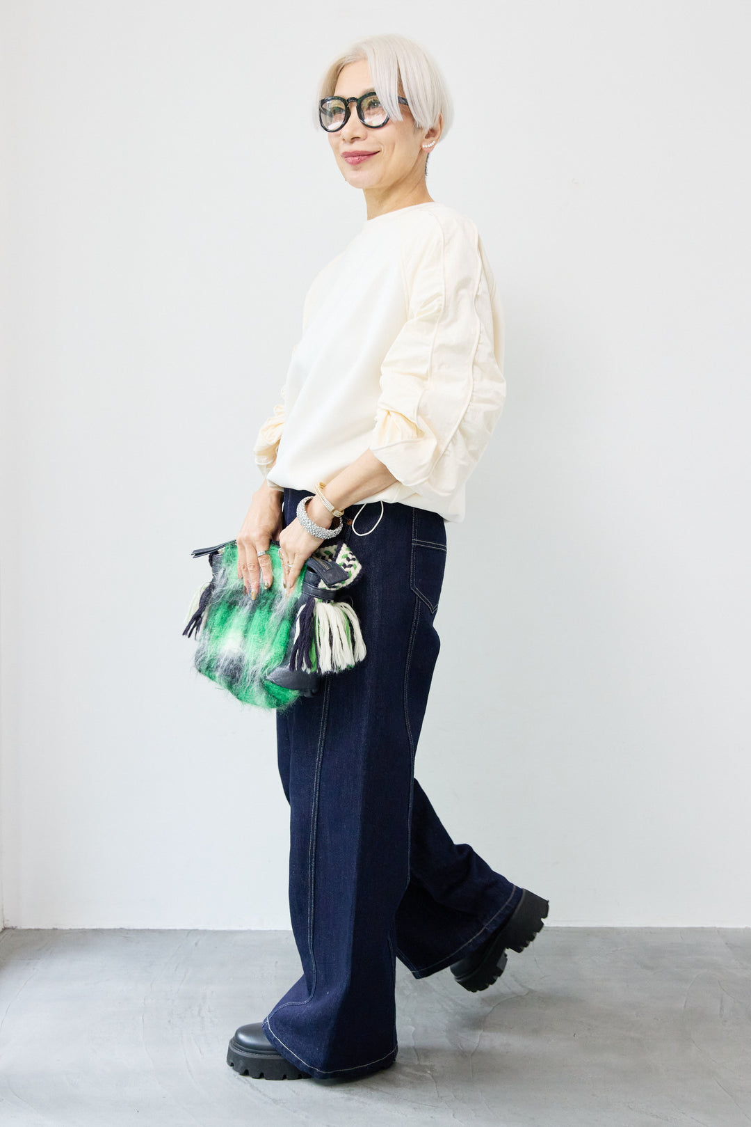 ナイロンラグランスリーブ ダンボールプルオーバー