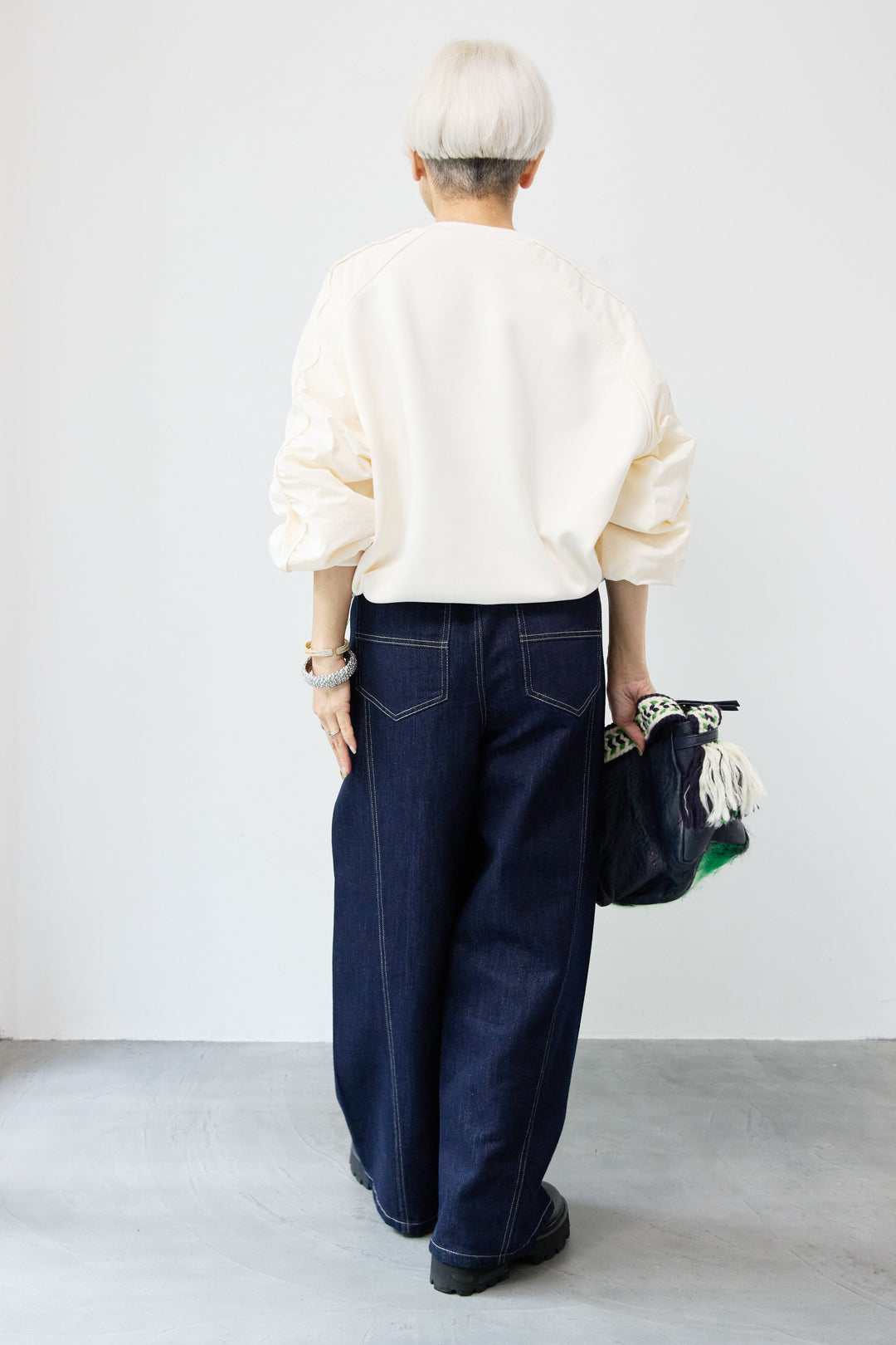 ナイロンラグランスリーブ ダンボールプルオーバー