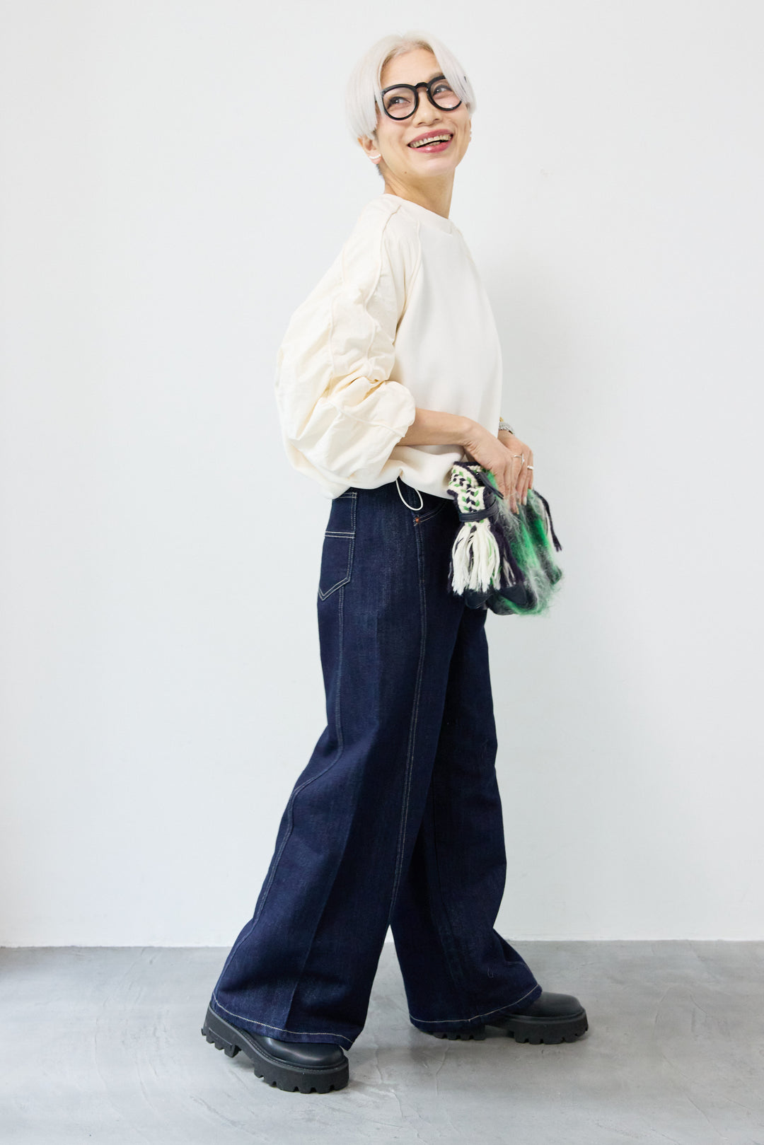 ナイロンラグランスリーブ ダンボールプルオーバー