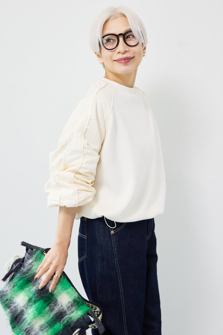 ナイロンラグランスリーブ ダンボールプルオーバー