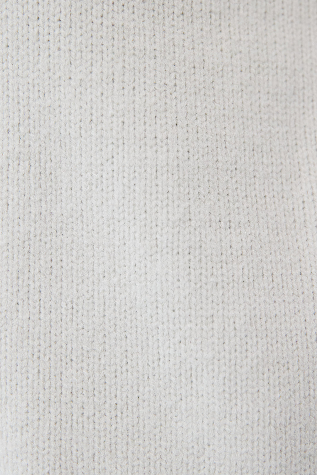 ルーズハイネックニット