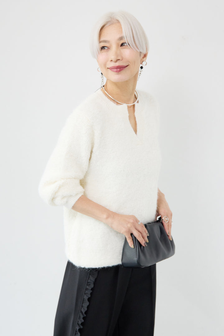 キーネックウールモヘヤニット