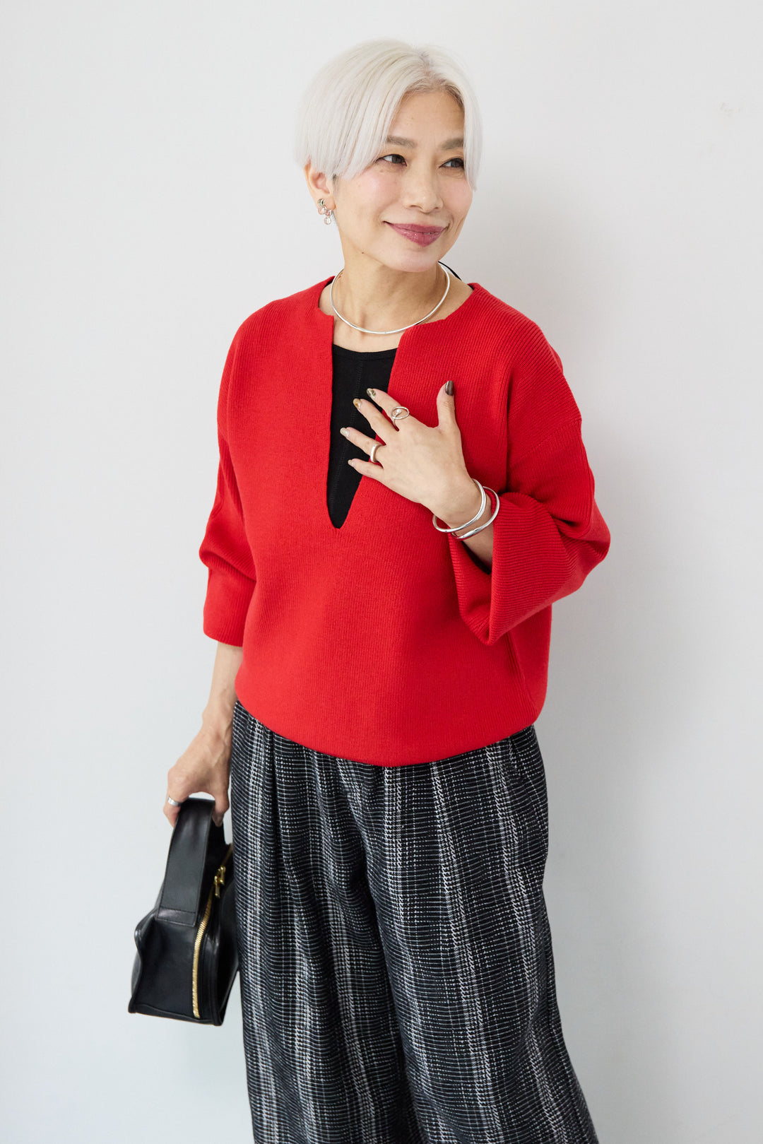 【防静電気】やわもち深Vネックデザインニット