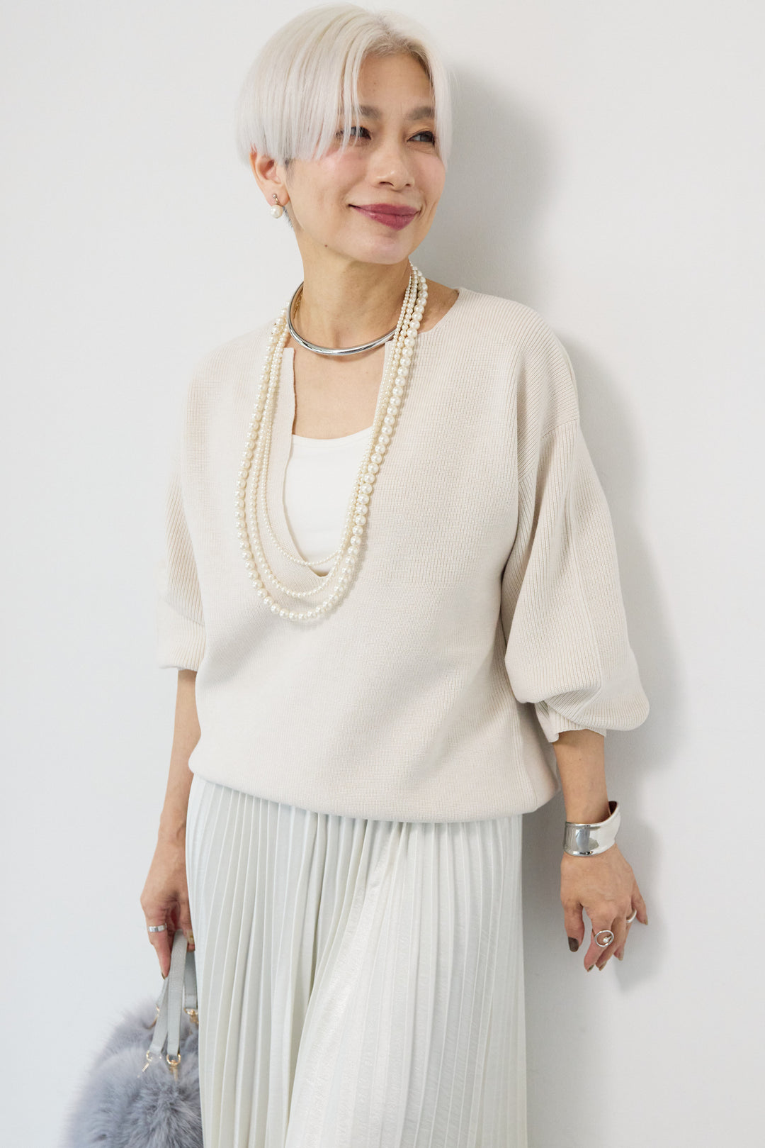 【防静電気】やわもち深Vネックデザインニット