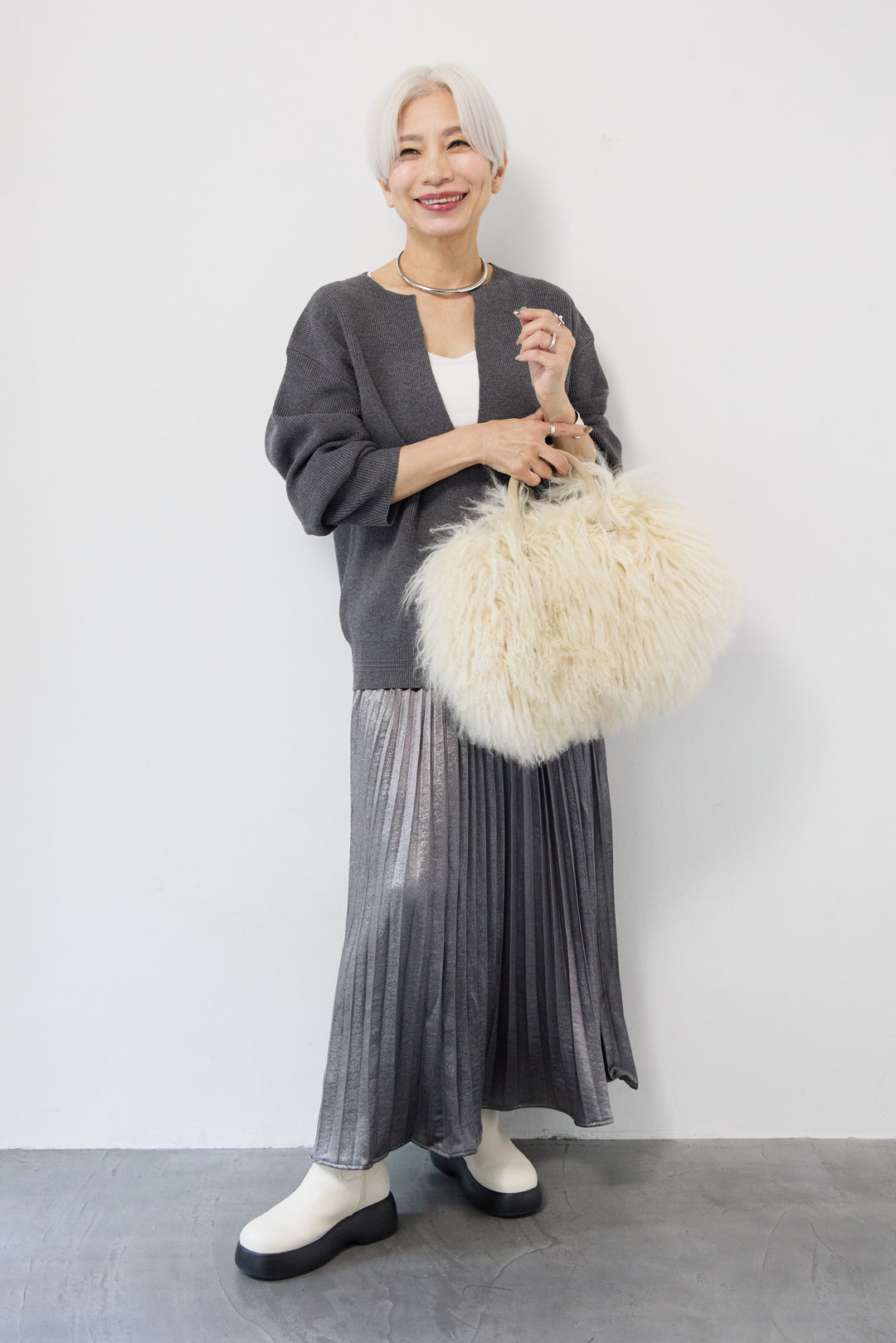 シャイニープリーツスカート