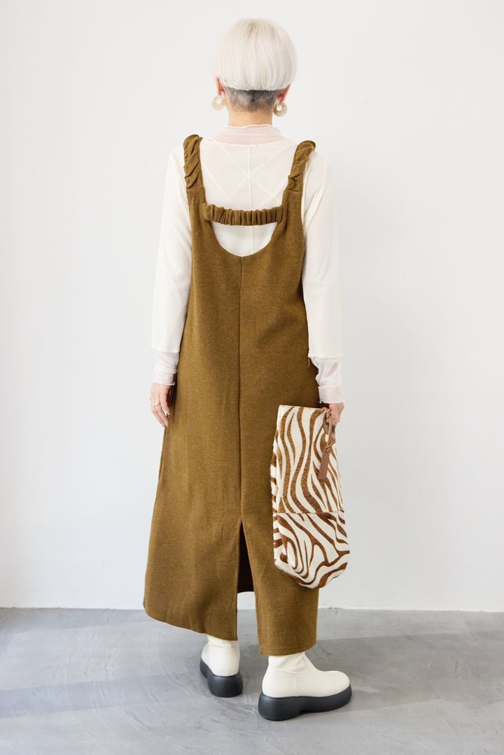 ギャザーショルダージャンパースカート