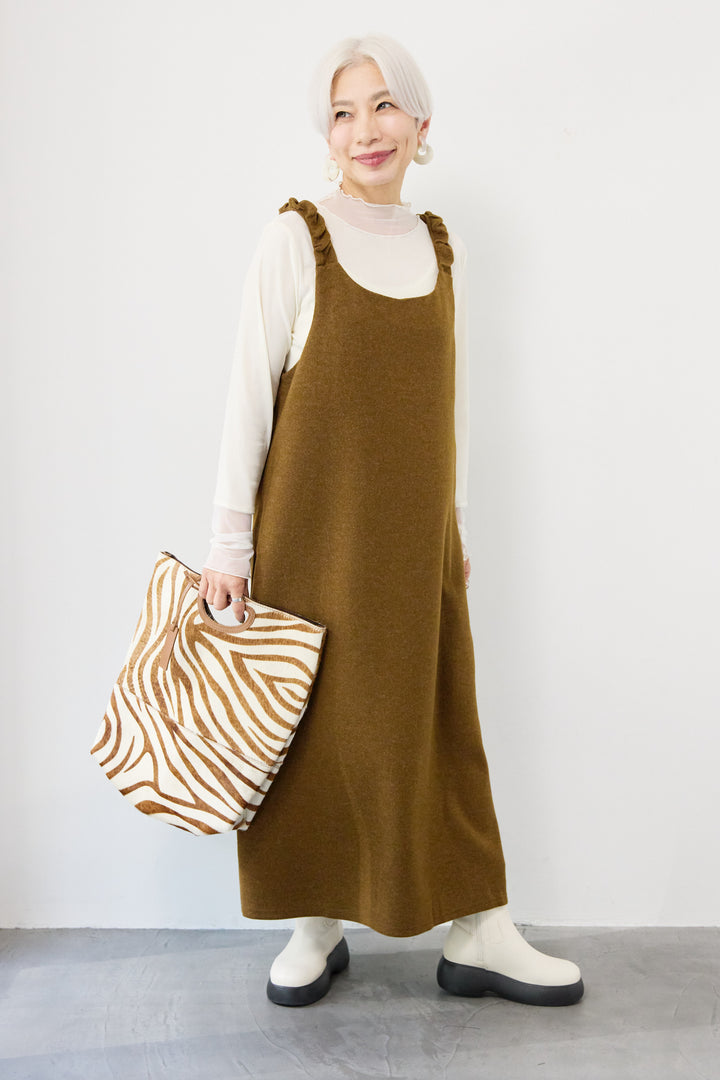 ギャザーショルダージャンパースカート