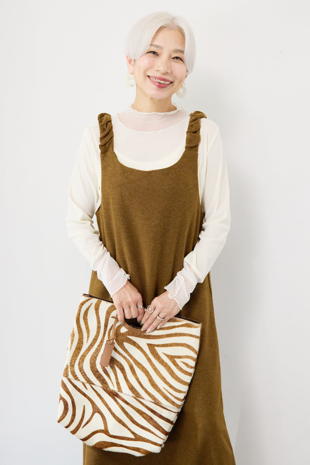 ギャザーショルダージャンパースカート