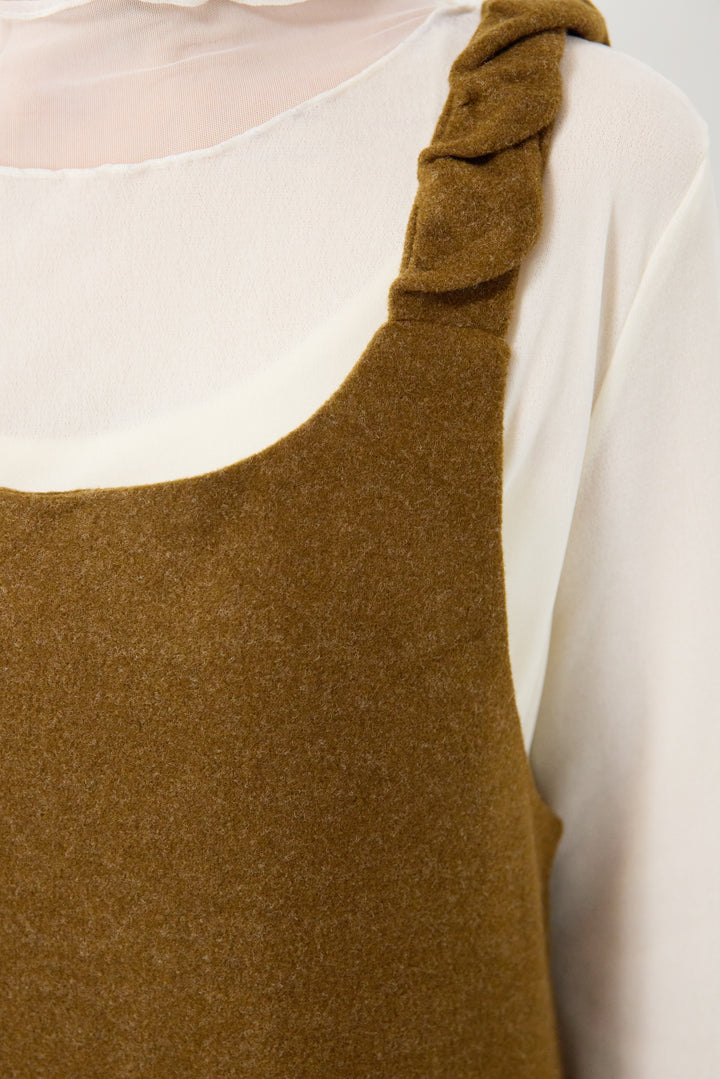 ギャザーショルダージャンパースカート