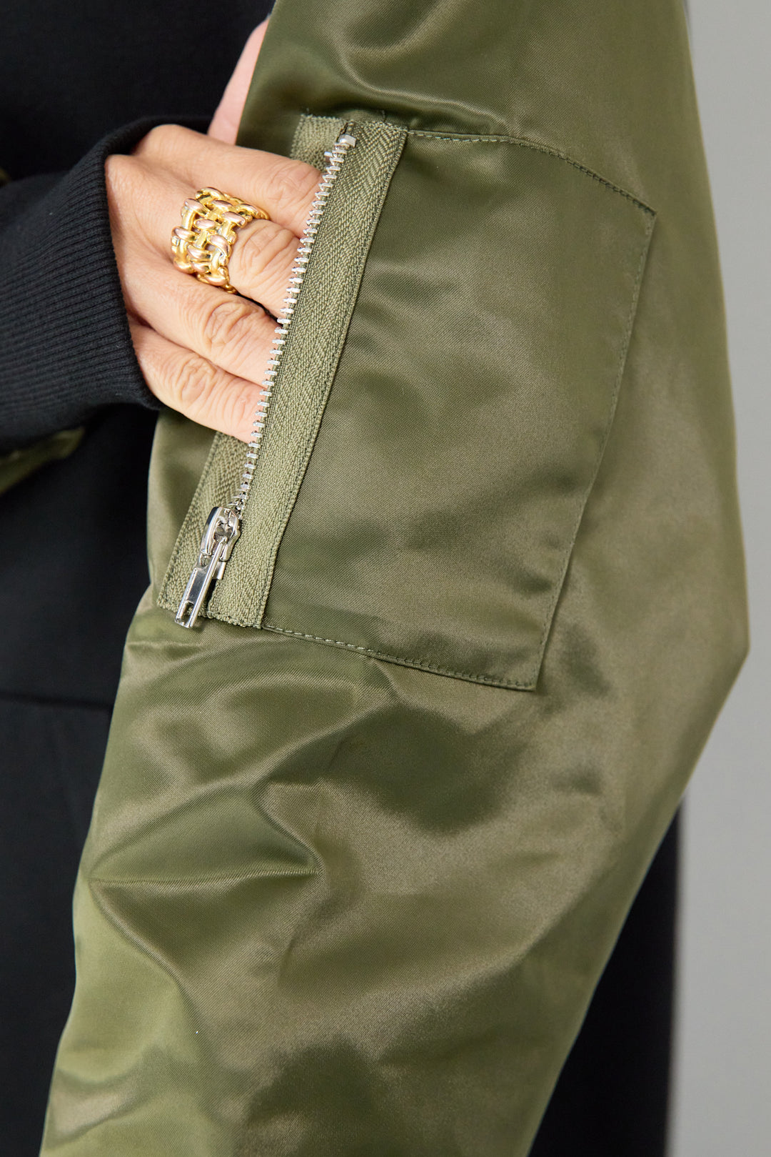 MA-1フードドッキングワンピース