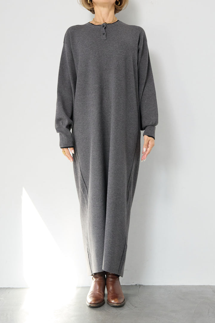 【防静電気】やわもちライン入りヘンリーワンピース