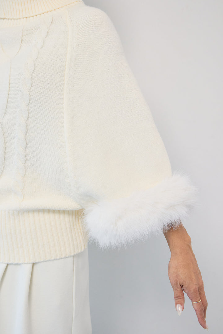 袖ファーケーブルニット ポンチョ