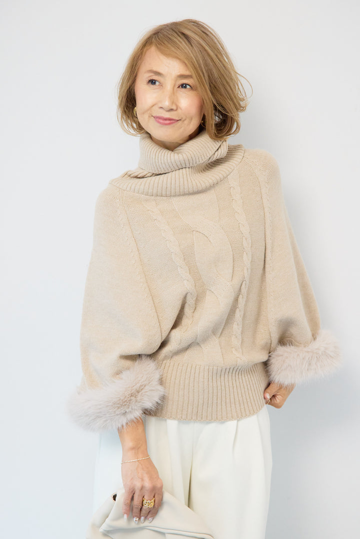 袖ファーケーブルニット ポンチョ