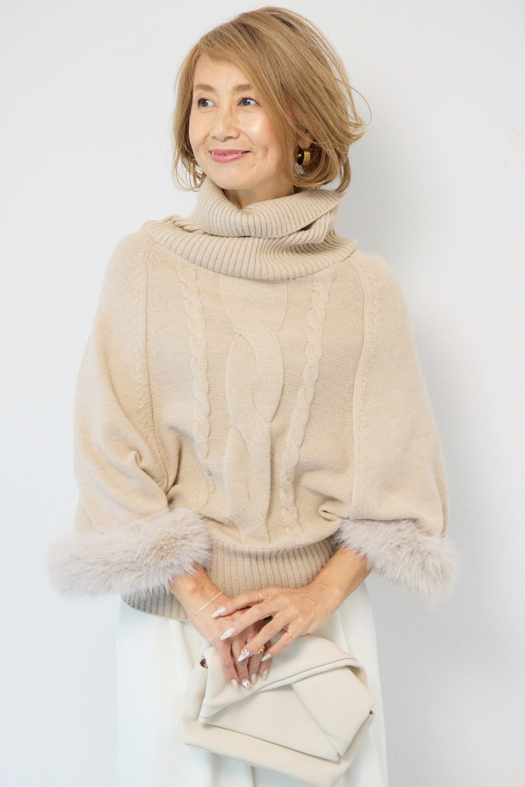 袖ファーケーブルニット ポンチョ