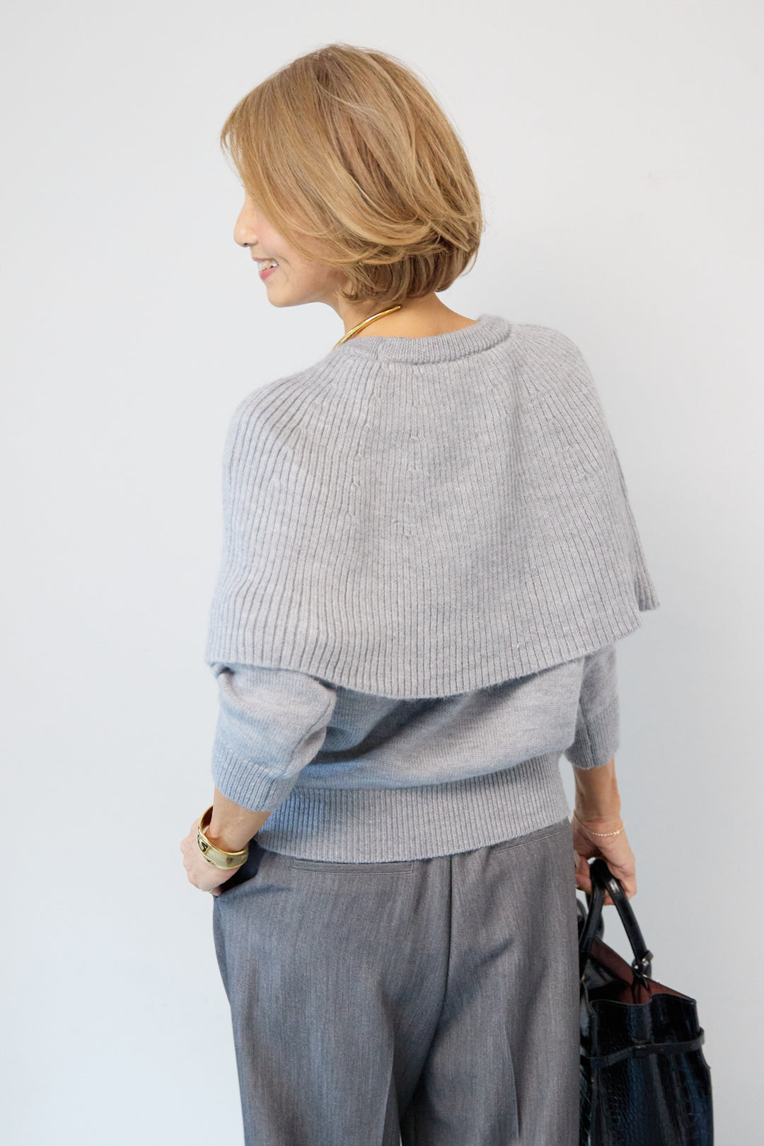 ケープド・リブニットプルオーバー