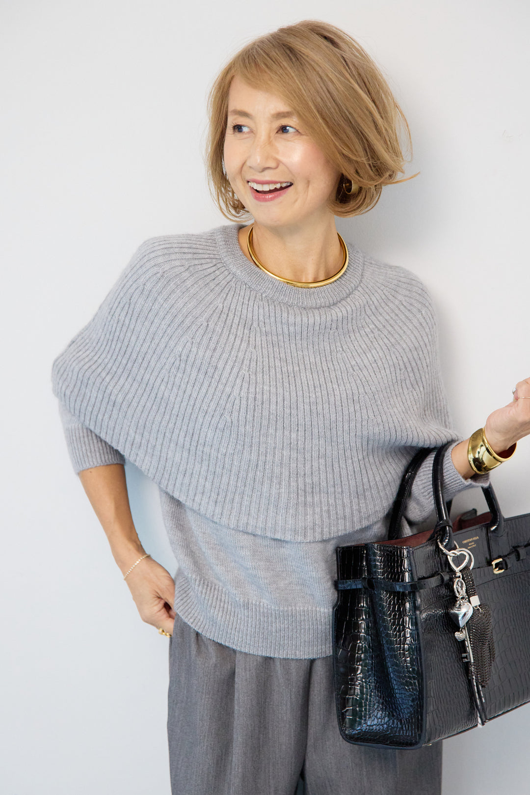 ケープド・リブニットプルオーバー