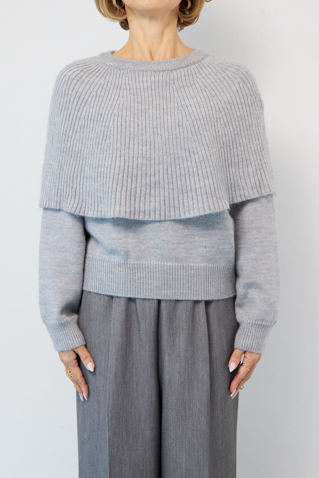 ケープド・リブニットプルオーバー