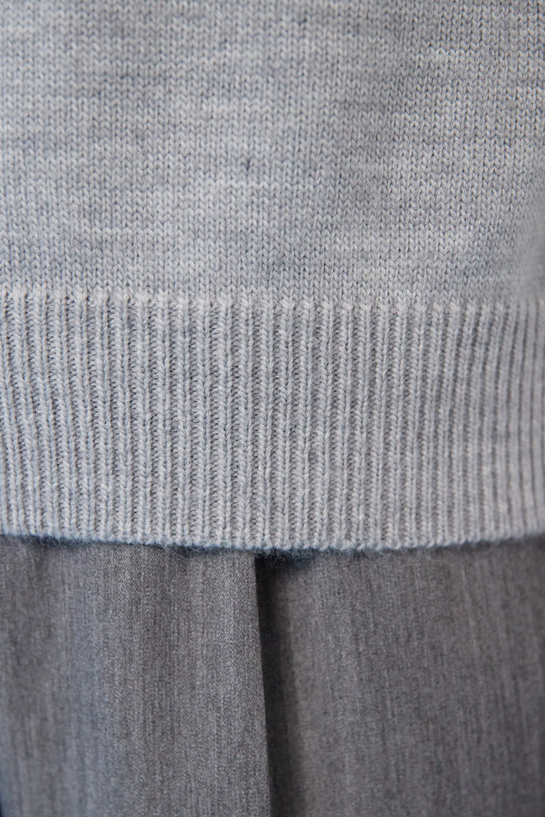 ケープド・リブニットプルオーバー