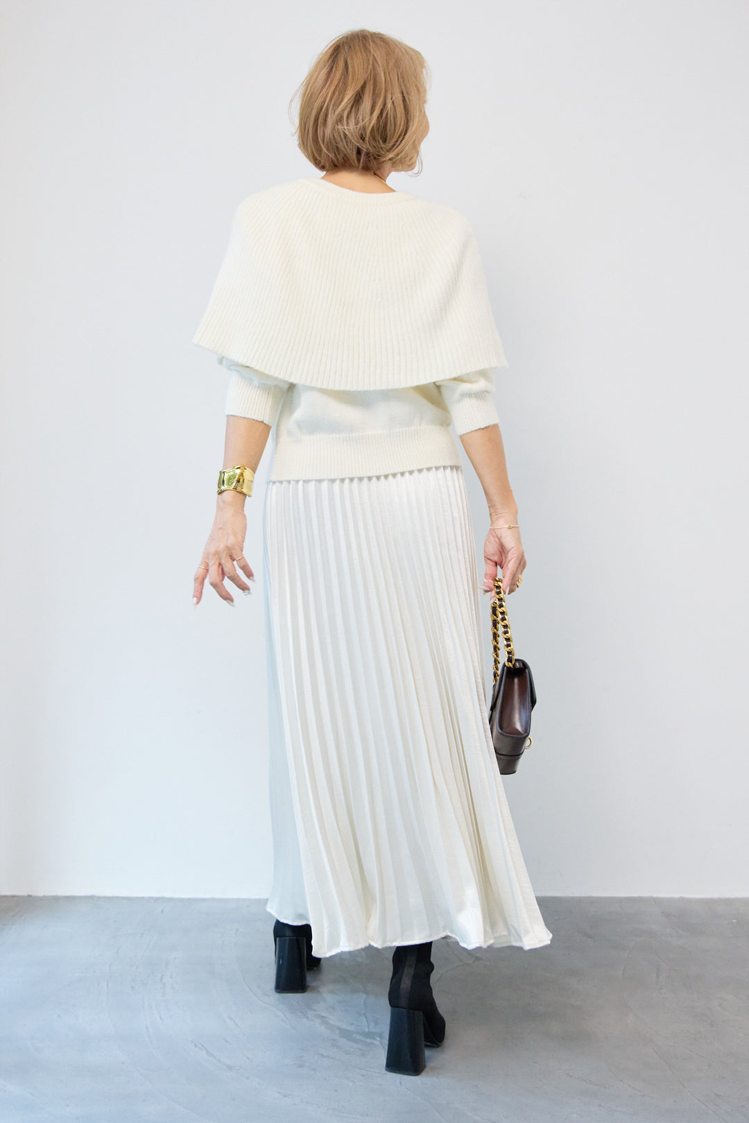 ケープド・リブニットプルオーバー