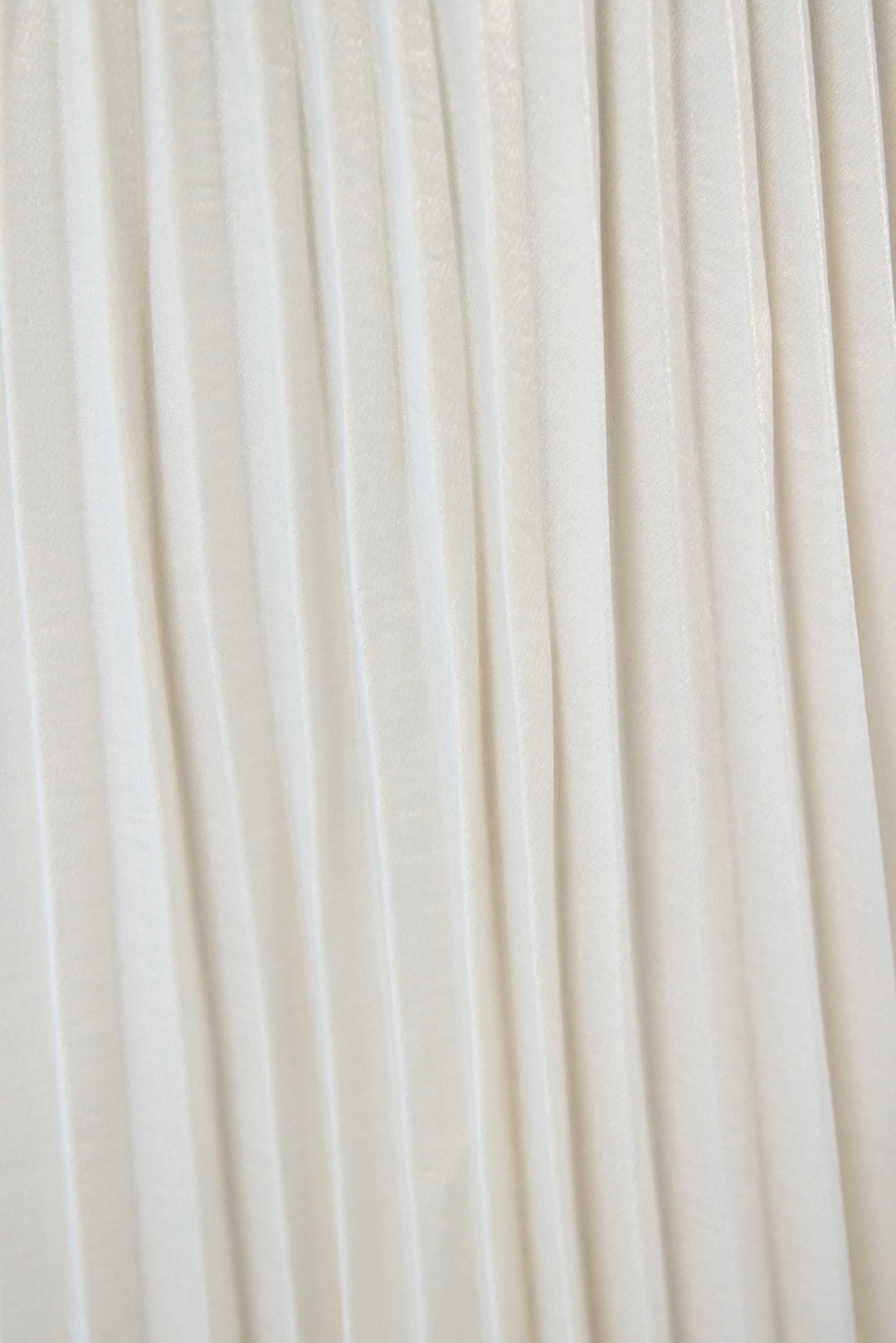 シャイニープリーツスカート