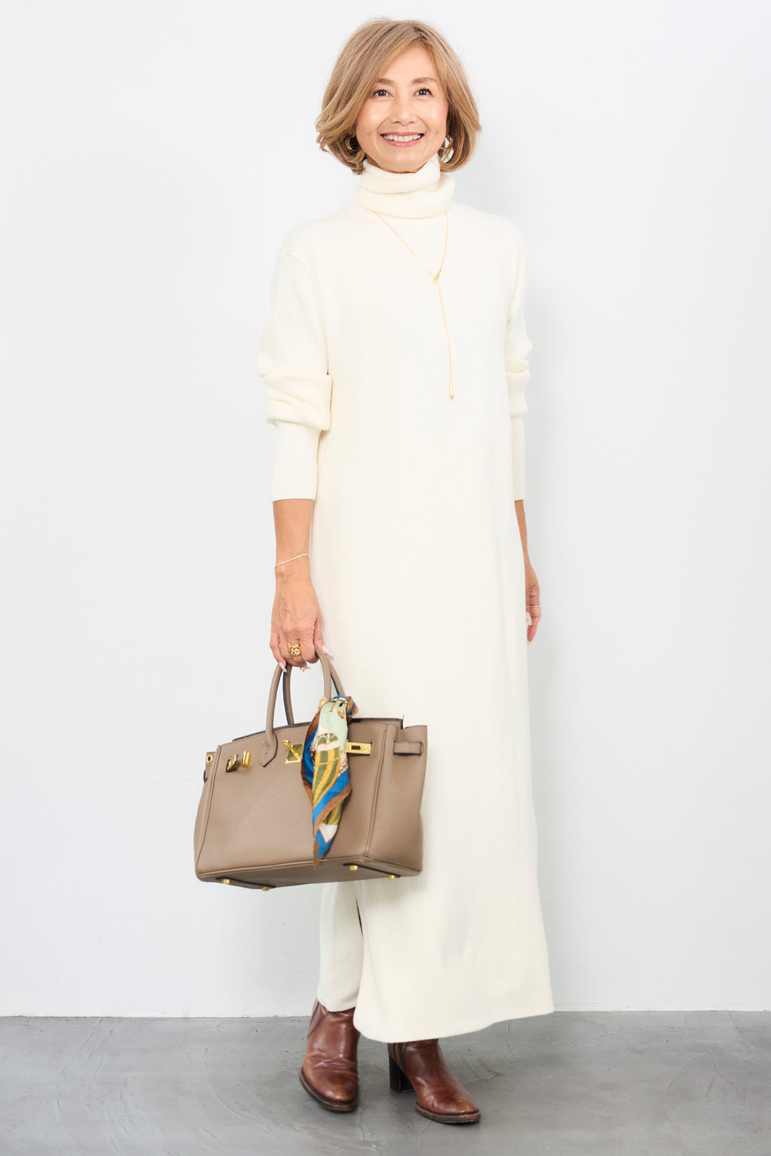 タートルネックリブニットワンピース