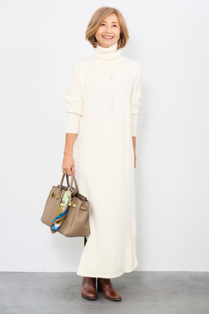 タートルネックリブニットワンピース