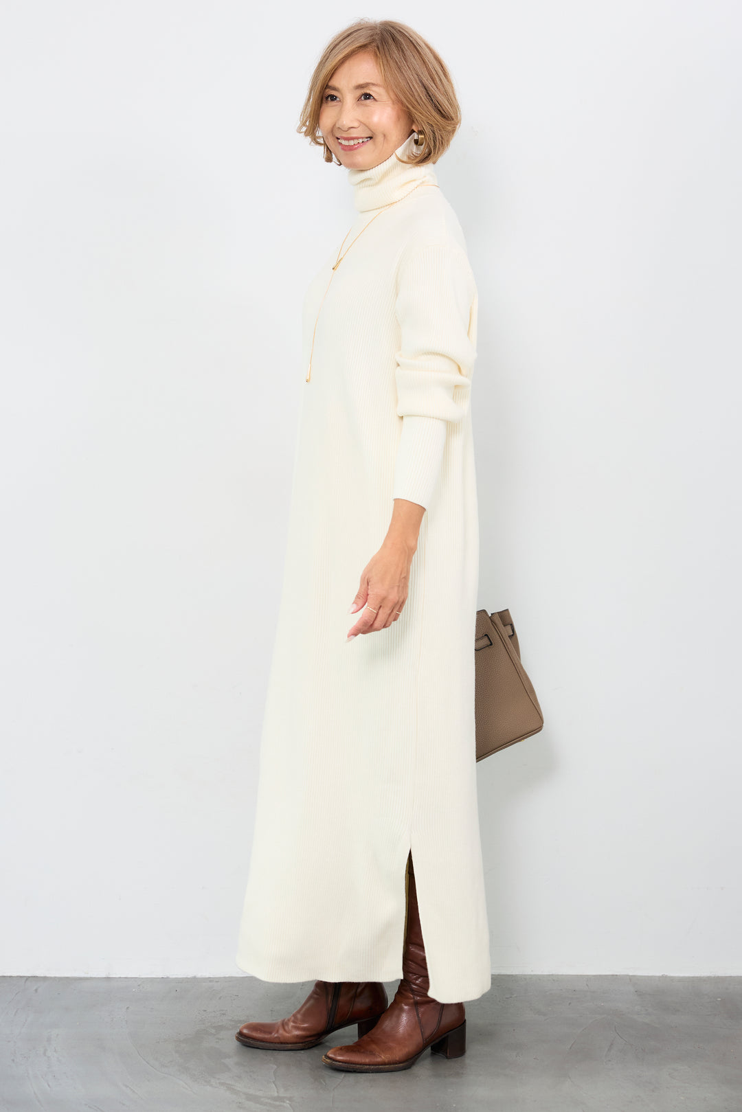 タートルネックリブニットワンピース