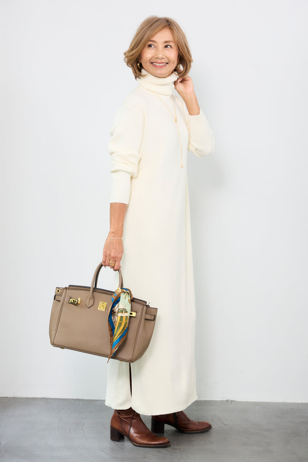 タートルネックリブニットワンピース