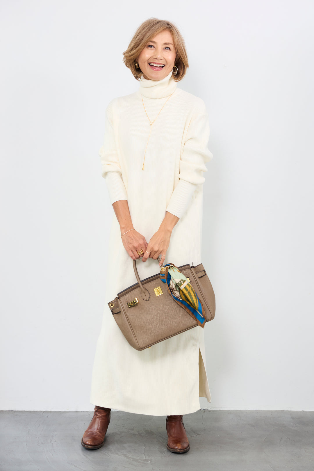 タートルネックリブニットワンピース