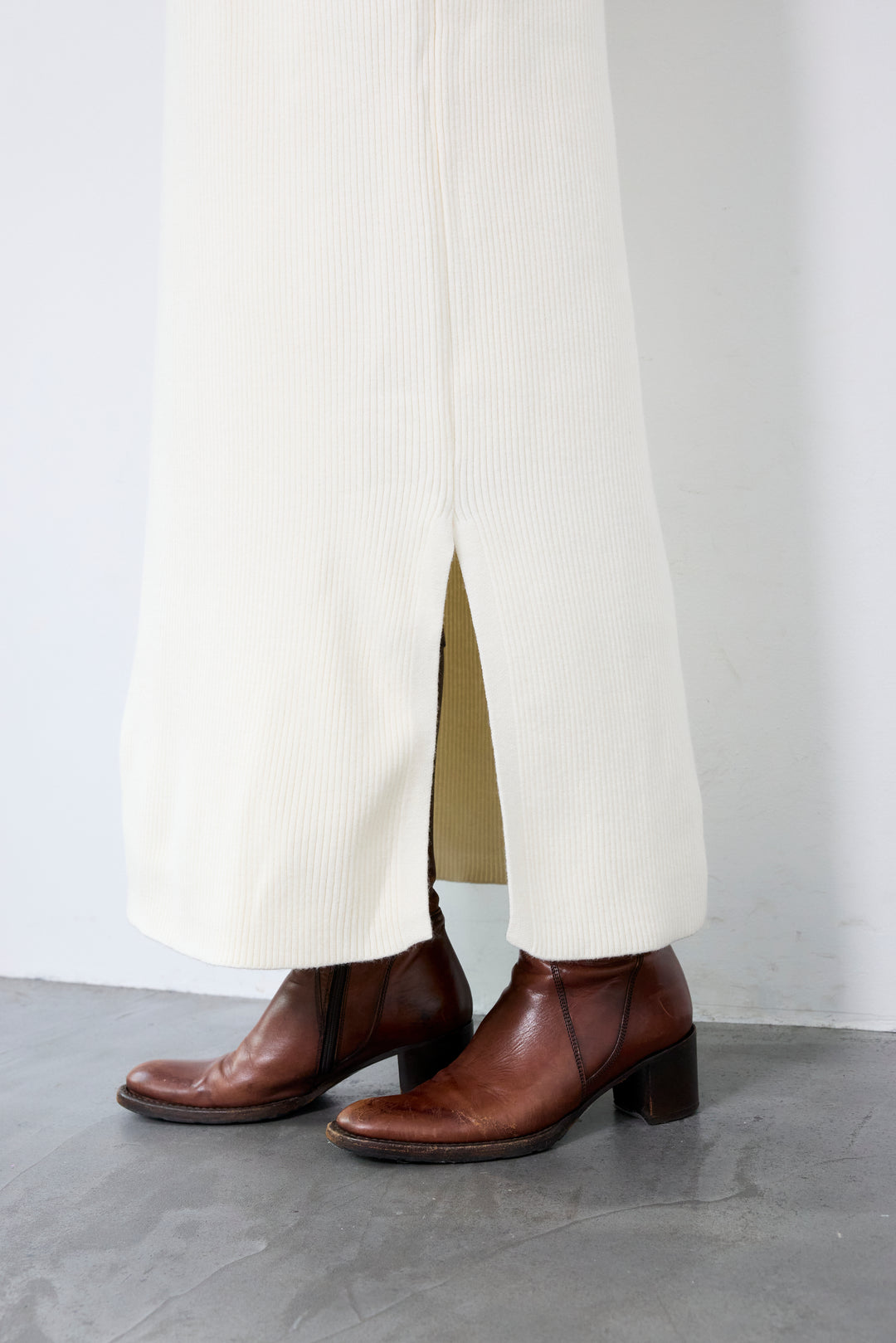 タートルネックリブニットワンピース