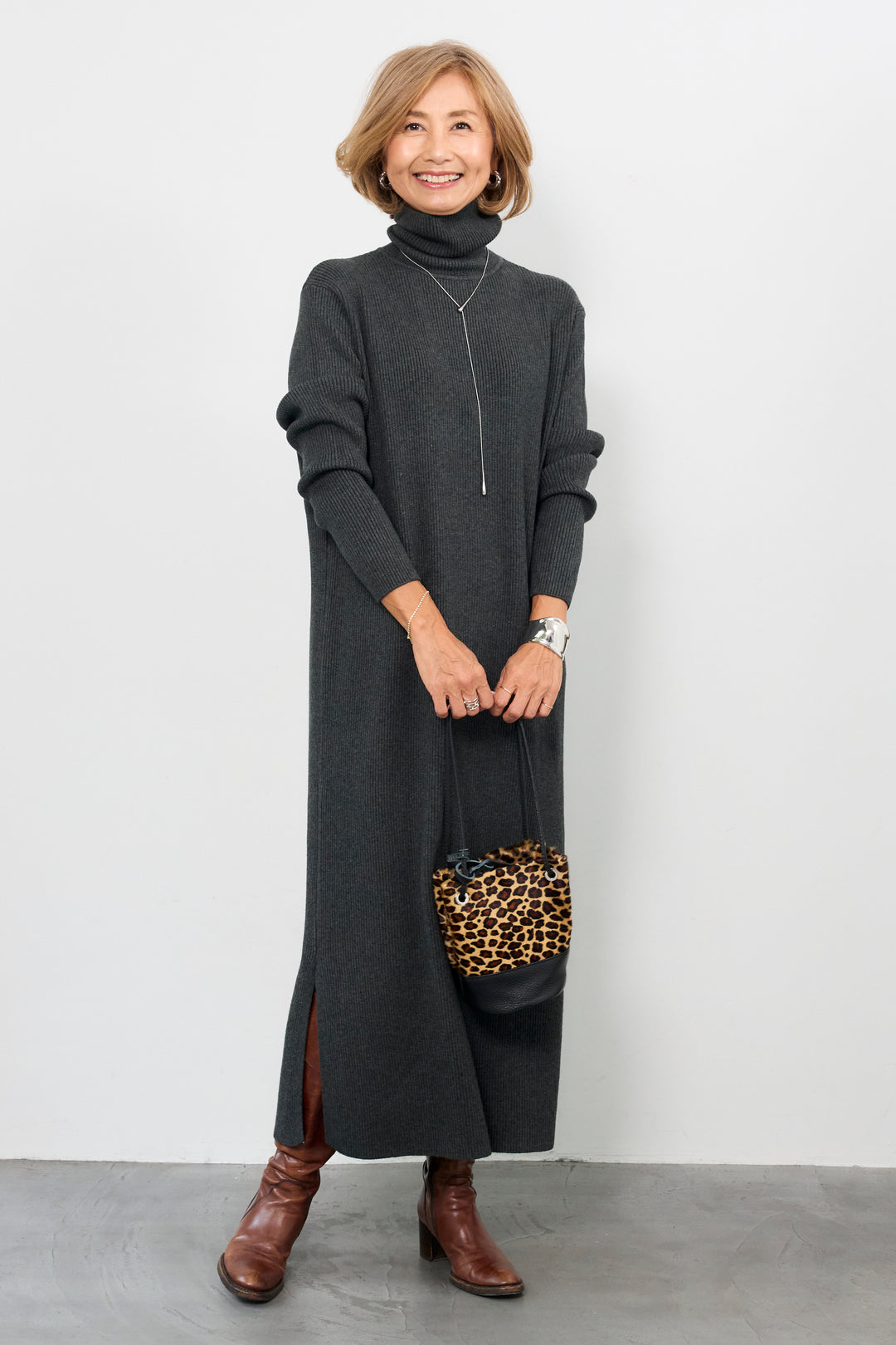 タートルネックリブニットワンピース