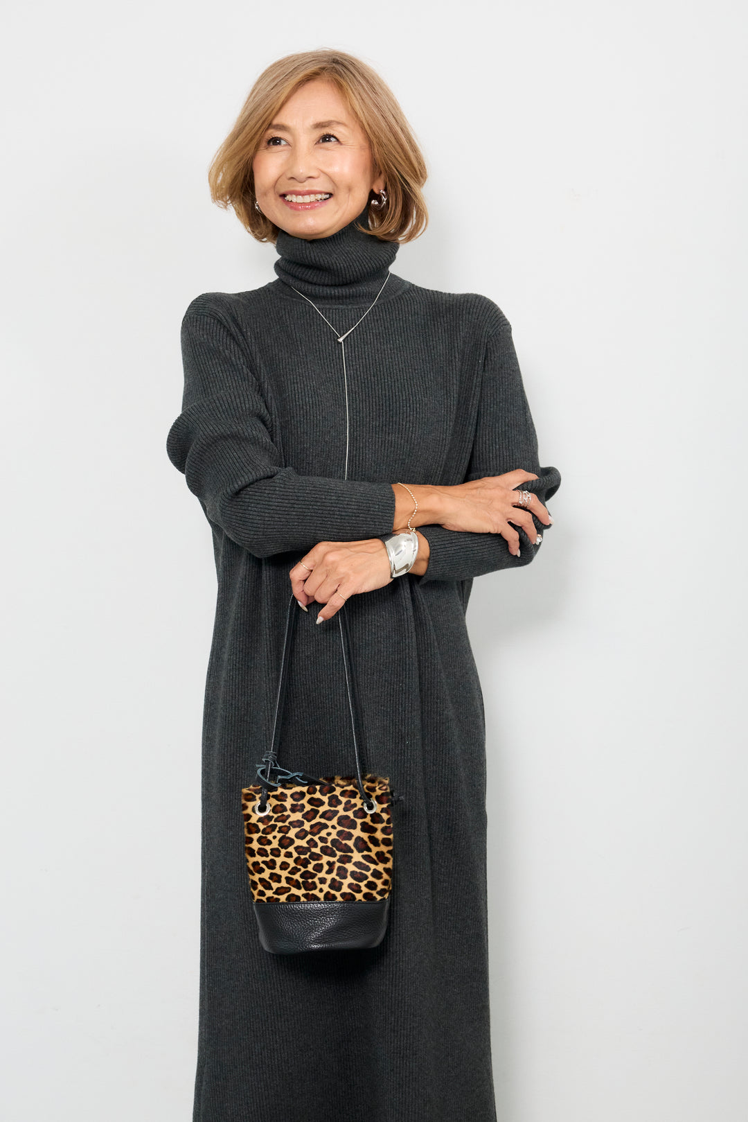 タートルネックリブニットワンピース