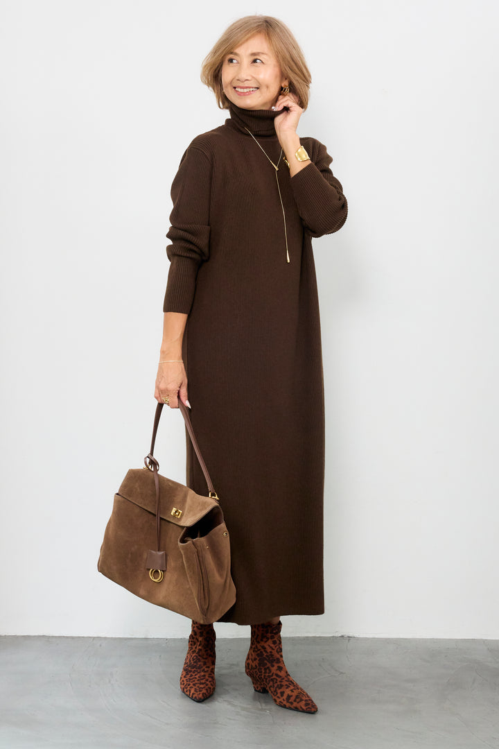 タートルネックリブニットワンピース