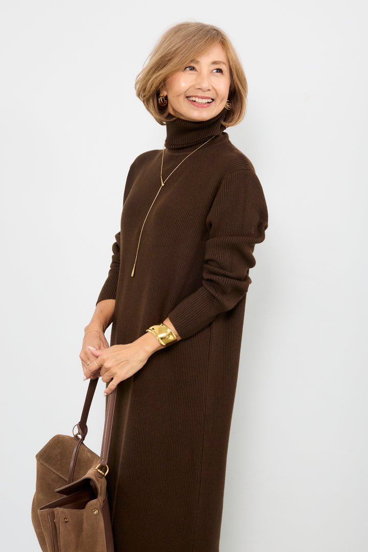 タートルネックリブニットワンピース