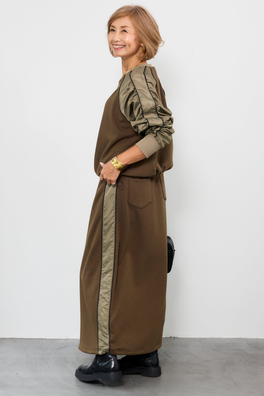 ボンバーヒート×タフタギャザープルオーバー