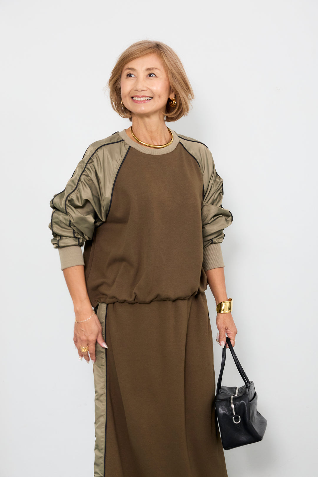 ボンバーヒート×タフタギャザープルオーバー