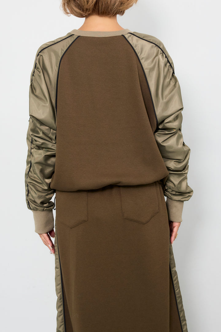 ボンバーヒート×タフタギャザープルオーバー