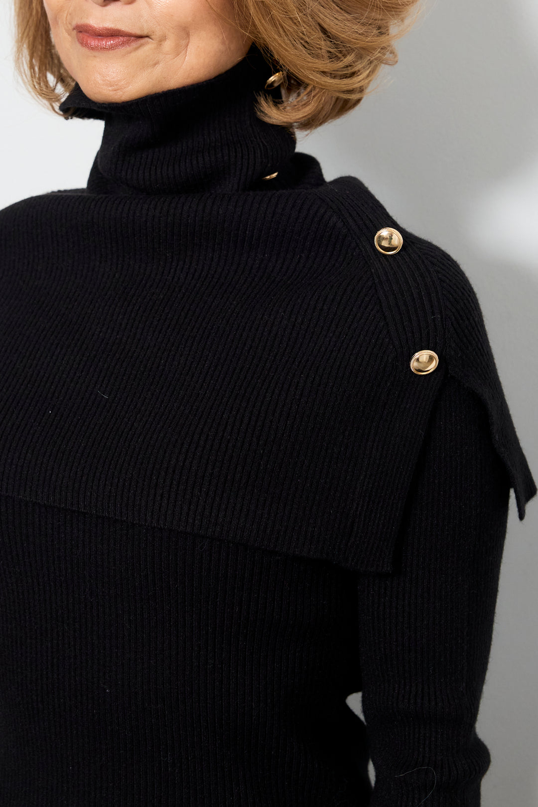 ボタンデザインケープニットアンサンブル