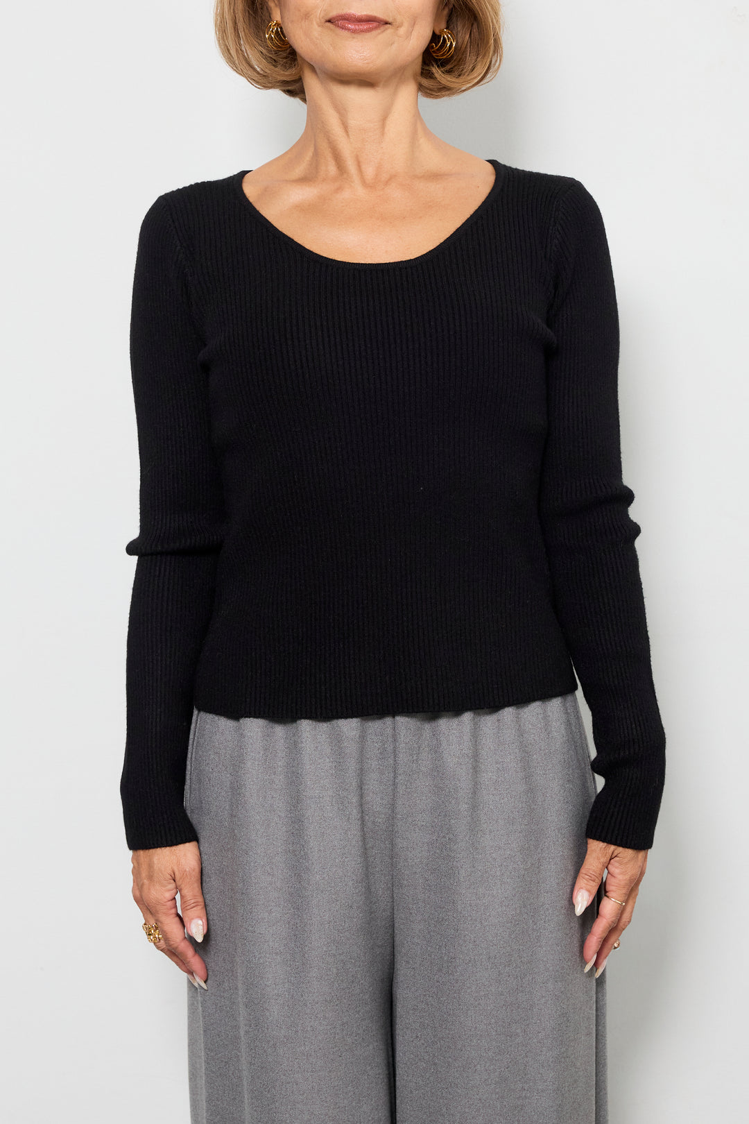 ボタンデザインケープニットアンサンブル