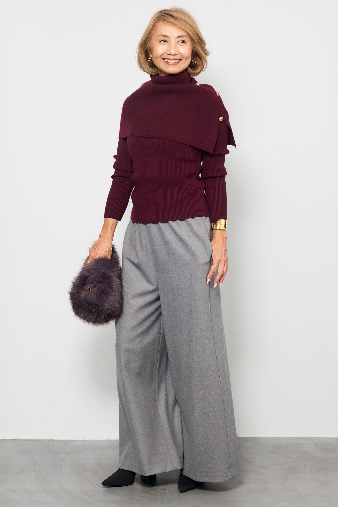 ボタンデザインケープニットアンサンブル